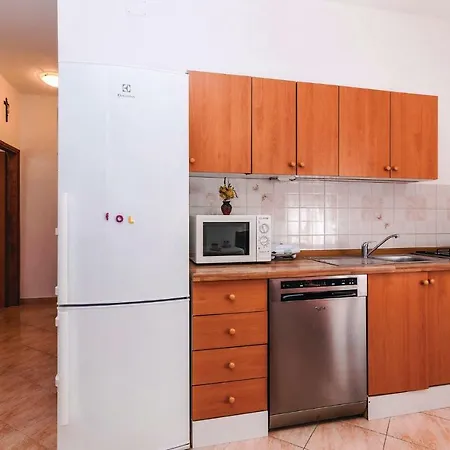 Two-bedroom In 아파트 *